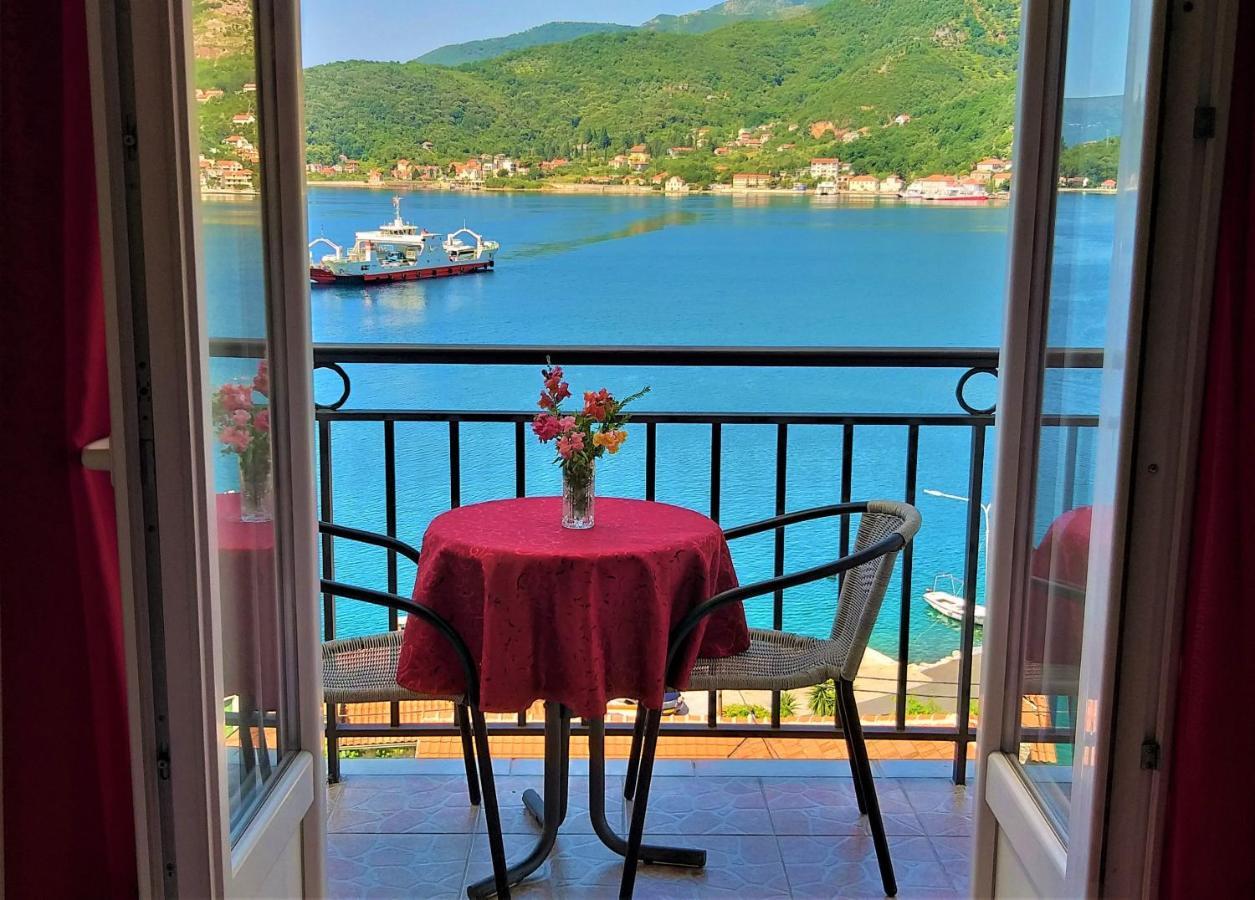 Apartments Okuka Tivat Exteriör bild
