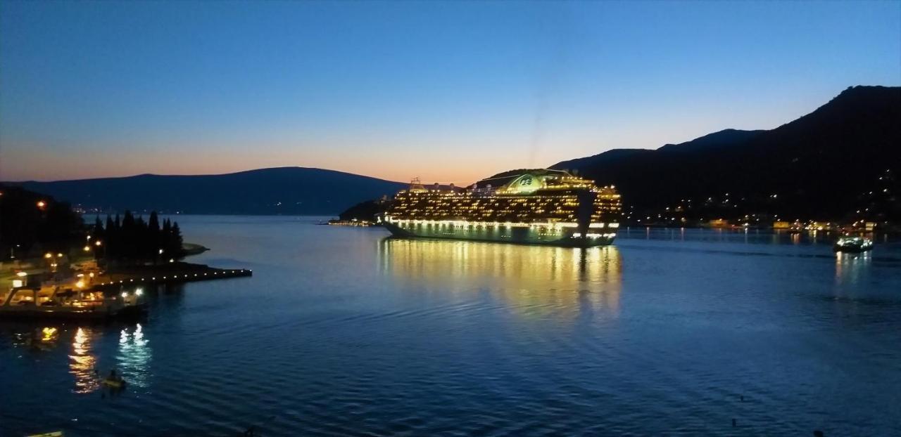 Apartments Okuka Tivat Exteriör bild