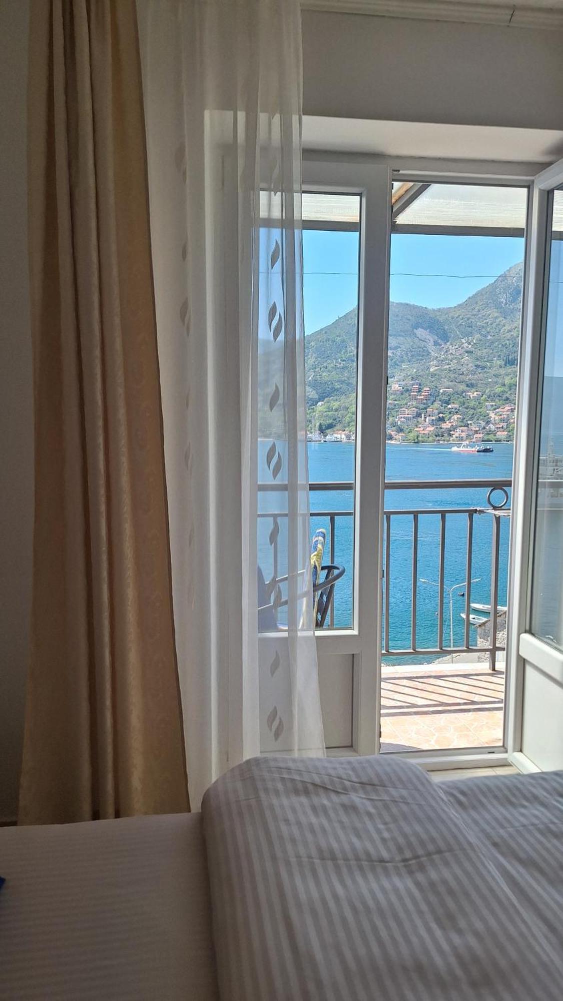 Apartments Okuka Tivat Exteriör bild