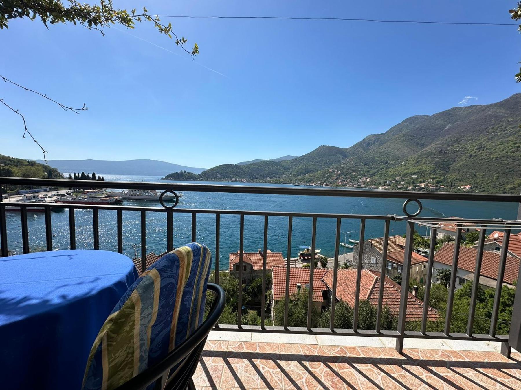 Apartments Okuka Tivat Exteriör bild