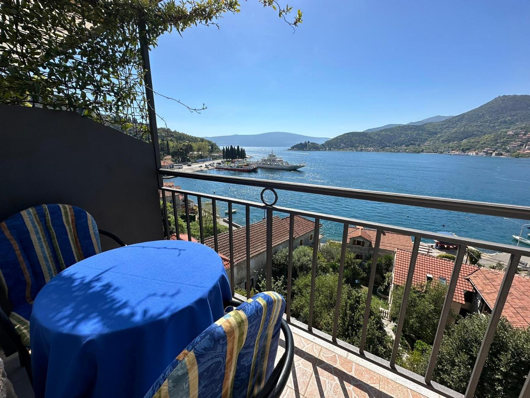 Apartments Okuka Tivat Exteriör bild
