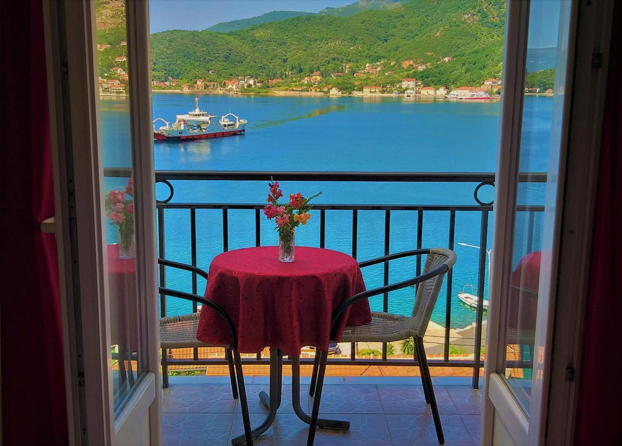Apartments Okuka Tivat Rum bild