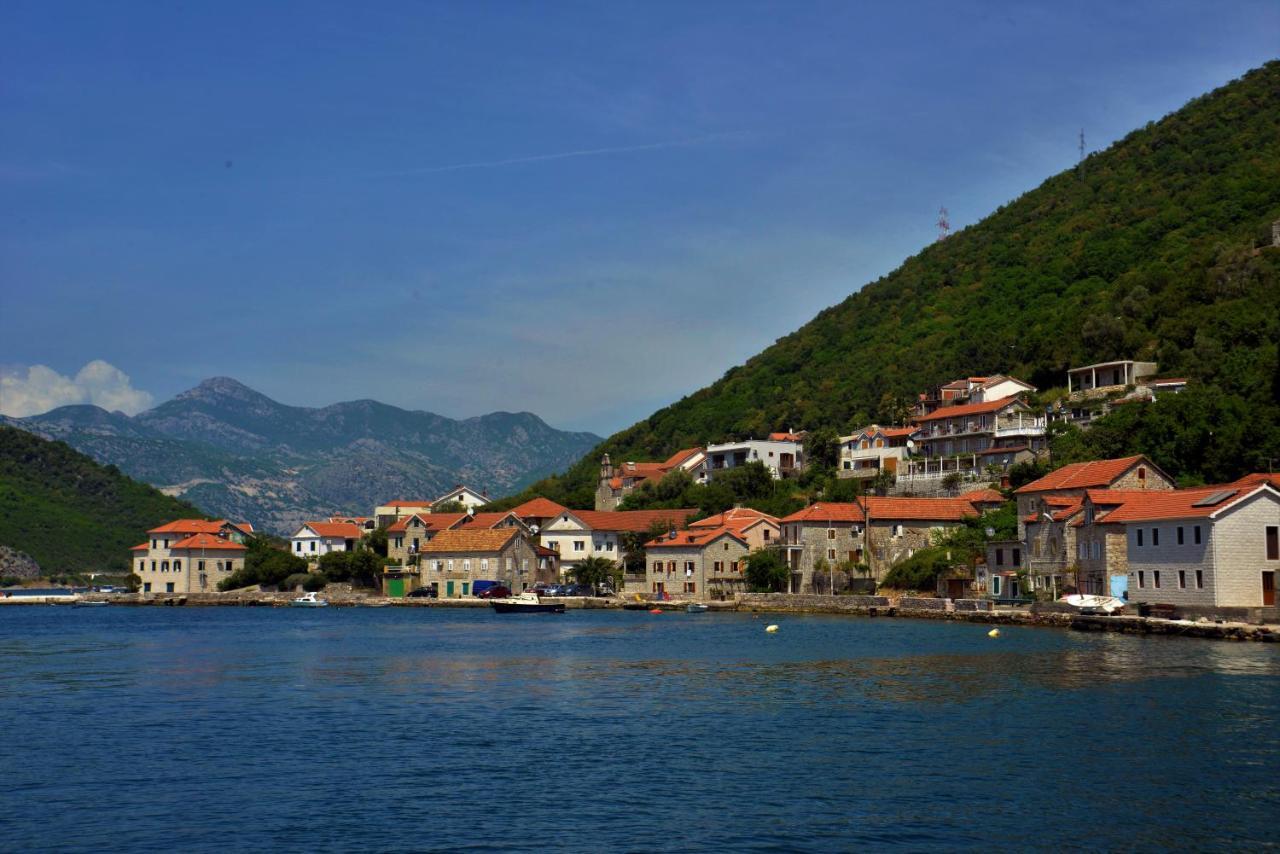 Apartments Okuka Tivat Exteriör bild